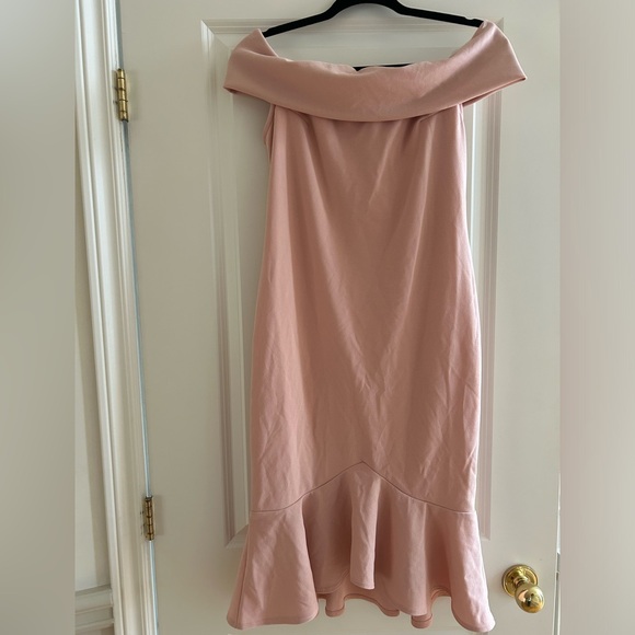 PinkBlush pink off the shoulders fitted maternity dress - Picture 3 of 6